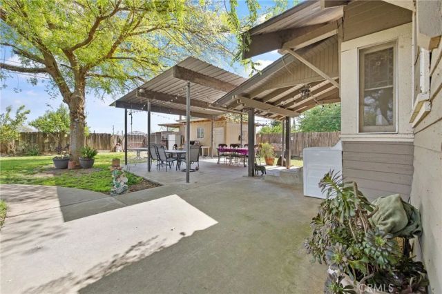 300 N Berry Road, Tipton, CA 93272