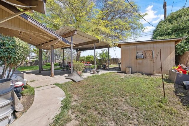 300 N Berry Road, Tipton, CA 93272