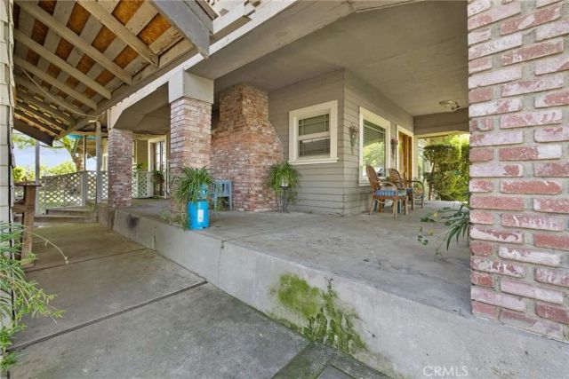 300 N Berry Road, Tipton, CA 93272