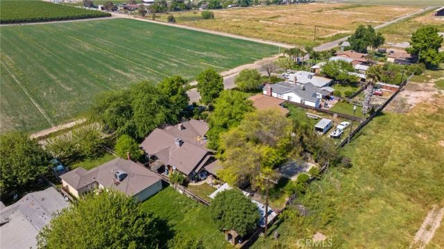 300 N Berry Road, Tipton, CA 93272