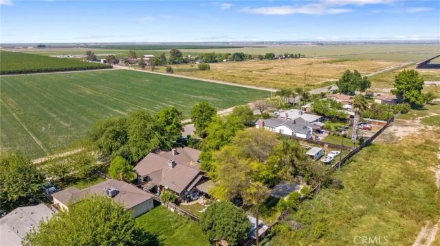 300 N Berry Road, Tipton, CA 93272