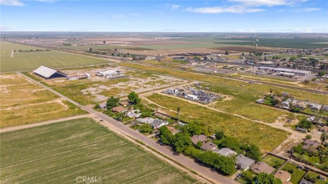 300 N Berry Road, Tipton, CA 93272