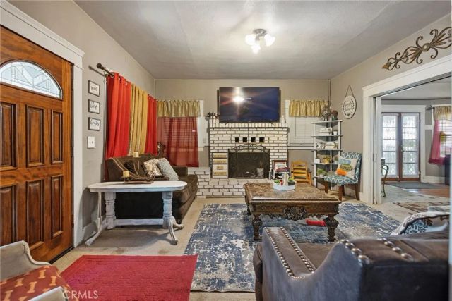 300 N Berry Road, Tipton, CA 93272