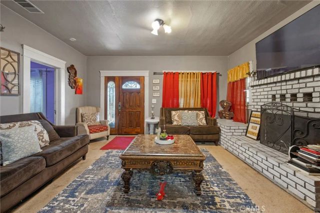 300 N Berry Road, Tipton, CA 93272