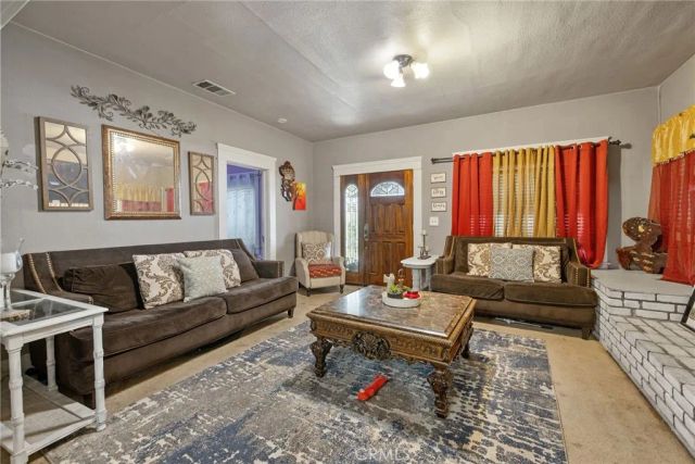 300 N Berry Road, Tipton, CA 93272