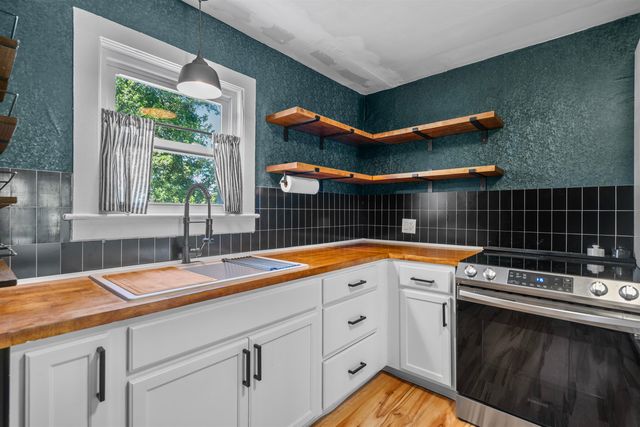 18 Warren Avenue, Goffstown, NH 03045