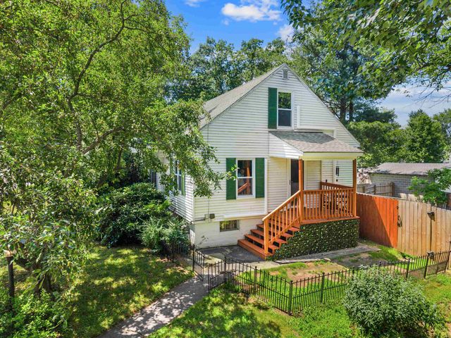 18 Warren Avenue, Goffstown, NH 03045