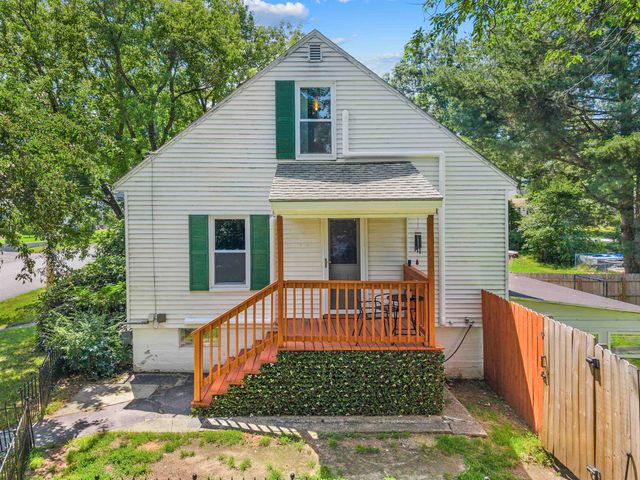 18 Warren Avenue, Goffstown, NH 03045