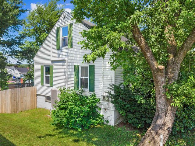 18 Warren Avenue, Goffstown, NH 03045