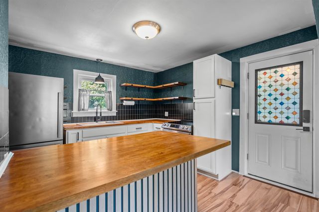 18 Warren Avenue, Goffstown, NH 03045