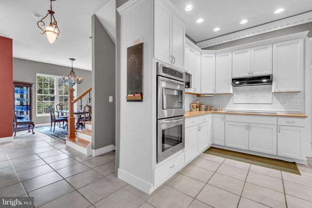 527 FOREST RD, Riva, MD 21140