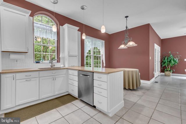 527 FOREST RD, Riva, MD 21140