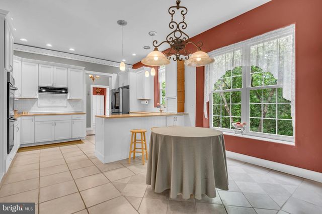 527 FOREST RD, Riva, MD 21140