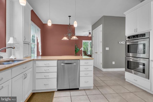 527 FOREST RD, Riva, MD 21140
