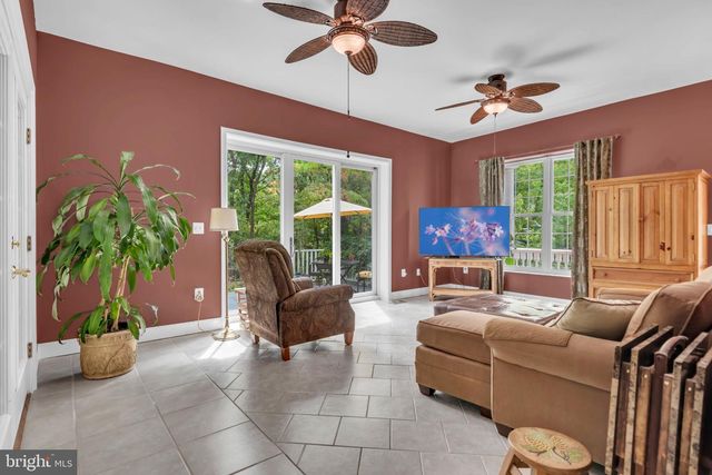 527 FOREST RD, Riva, MD 21140