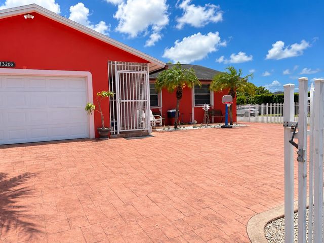13205 SW 256th Street, Homestead, FL 33032
