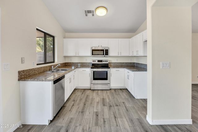 9918 E DELTA Circle, Mesa, AZ 85208