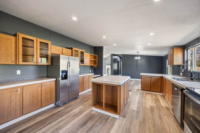 1906 Evelyn Street, Hawk Cove, TX 75474