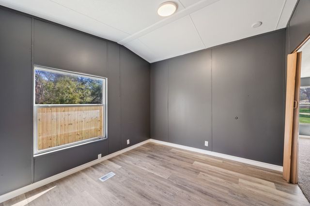 1906 Evelyn Street, Hawk Cove, TX 75474