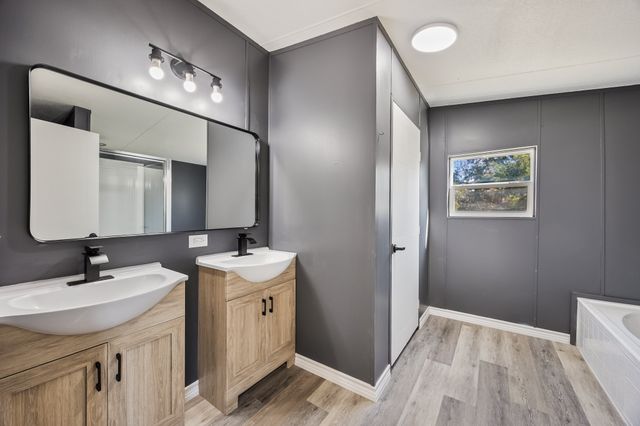 1906 Evelyn Street, Hawk Cove, TX 75474