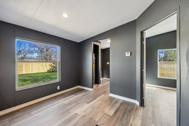 1906 Evelyn Street, Hawk Cove, TX 75474