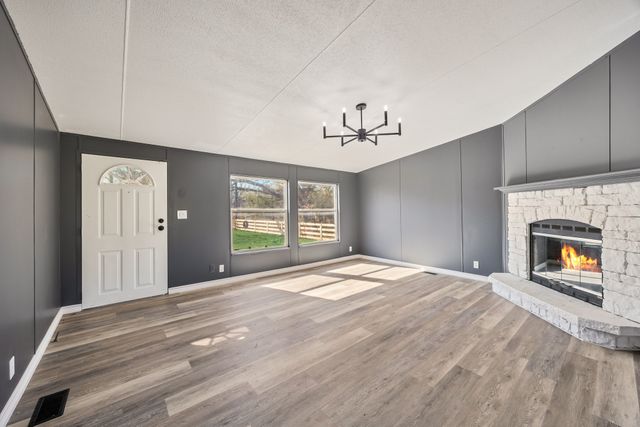 1906 Evelyn Street, Hawk Cove, TX 75474