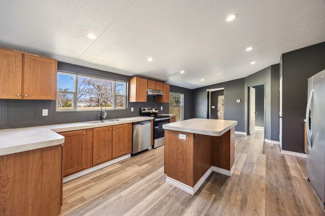 1906 Evelyn Street, Hawk Cove, TX 75474