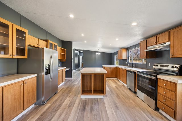 1906 Evelyn Street, Hawk Cove, TX 75474