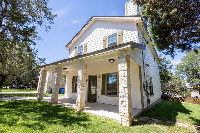 1213 LAKEVIEW DRIVE, Canyon Lake, TX 78133
