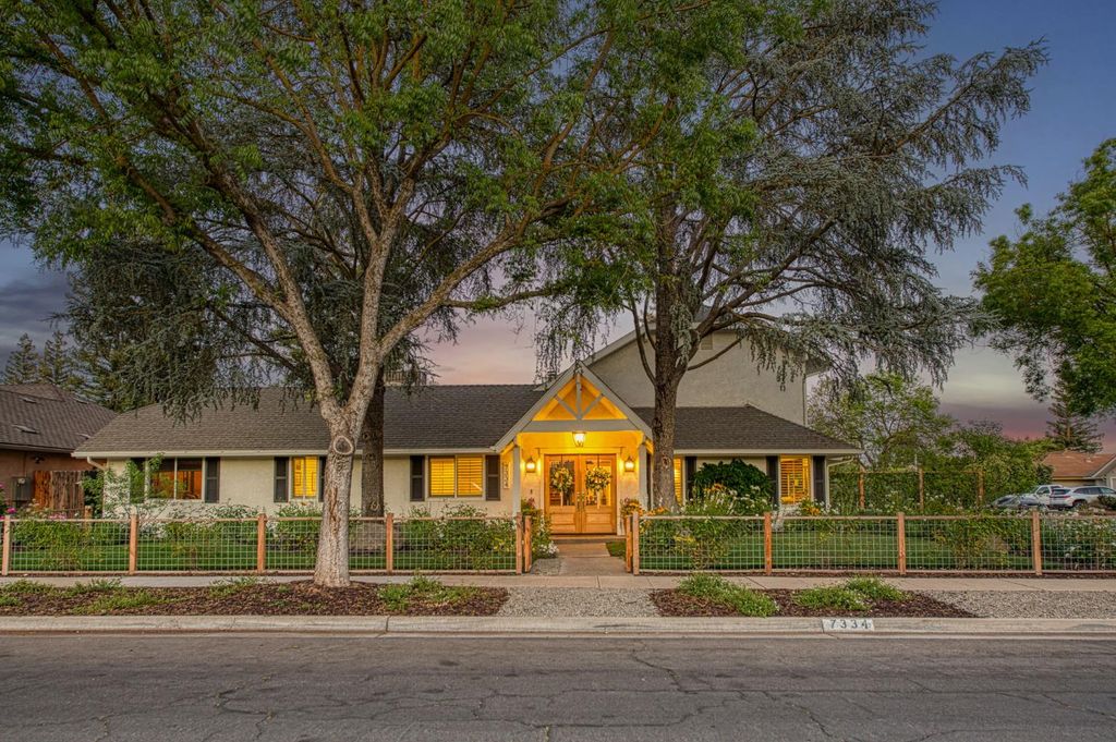 7334 N Teilman Avenue, Fresno, CA 93711