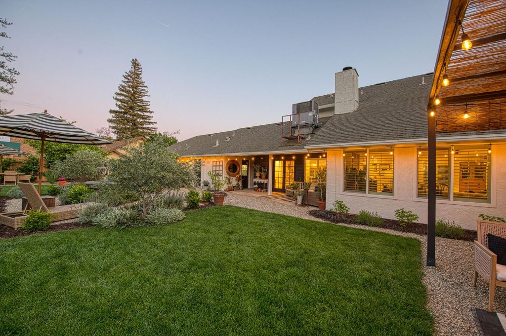 Image 20 of property listing at 7334 N Teilman Avenue, Fresno, CA 93711