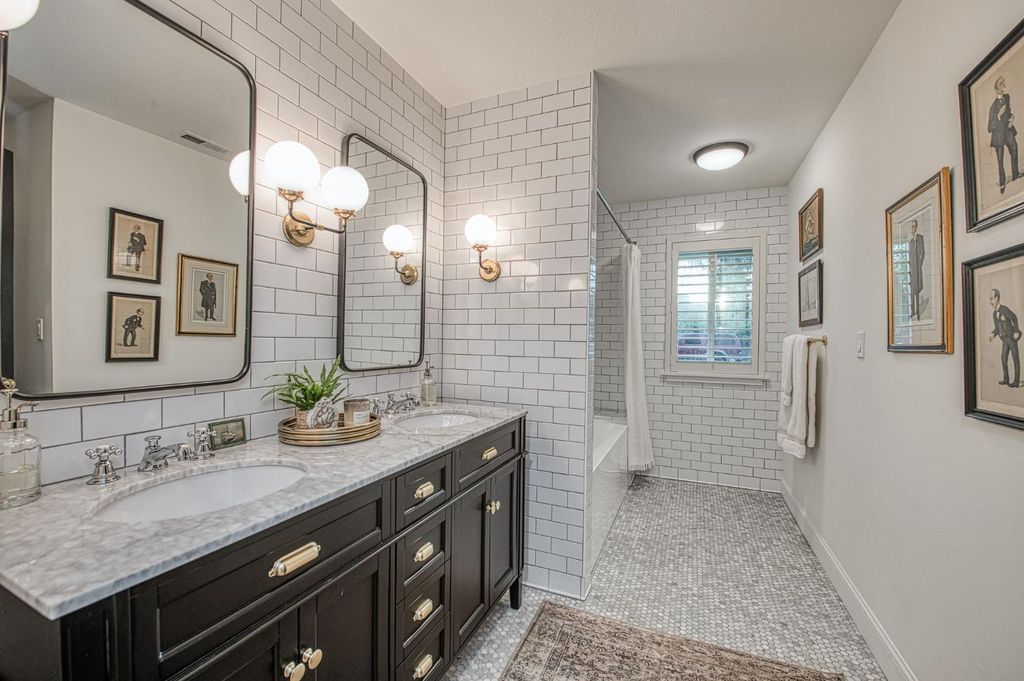 Image 7 of property listing at 7334 N Teilman Avenue, Fresno, CA 93711