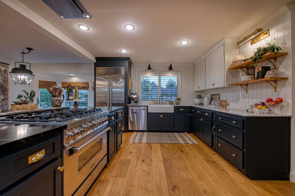 Image 8 of property listing at 7334 N Teilman Avenue, Fresno, CA 93711