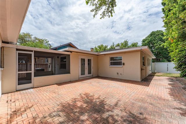 811 20TH AVENUE N, St Petersburg, FL 33704
