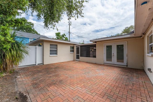 811 20TH AVENUE N, St Petersburg, FL 33704