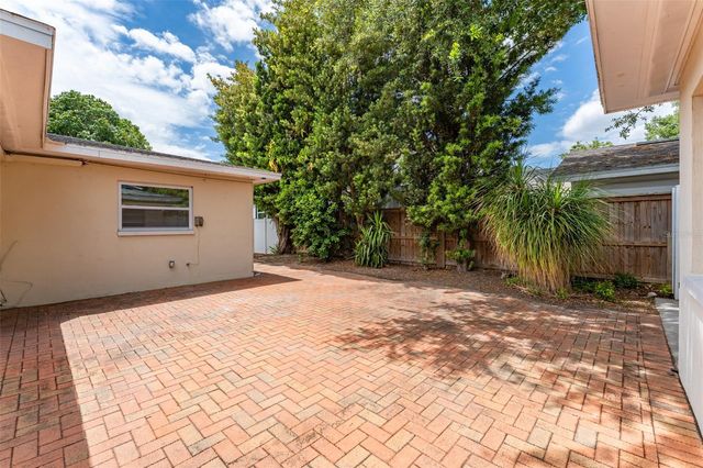 811 20TH AVENUE N, St Petersburg, FL 33704