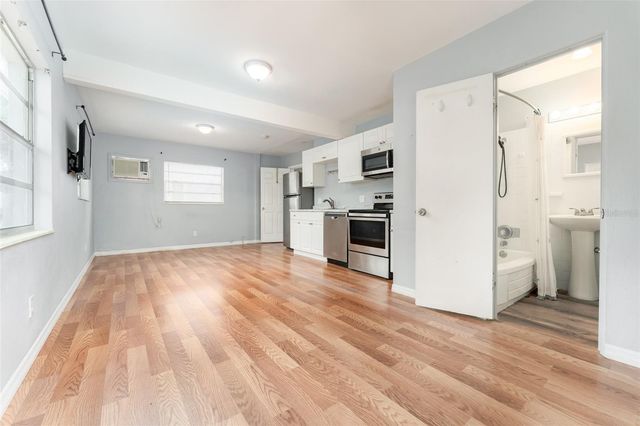 811 20TH AVENUE N, St Petersburg, FL 33704