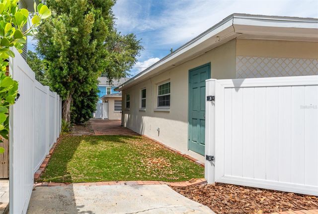 811 20TH AVENUE N, St Petersburg, FL 33704