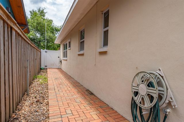 811 20TH AVENUE N, St Petersburg, FL 33704