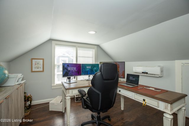 4110 Ledyard Rd, Louisville, KY 40207