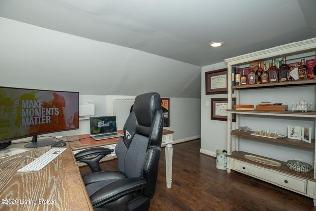 4110 Ledyard Rd, Louisville, KY 40207
