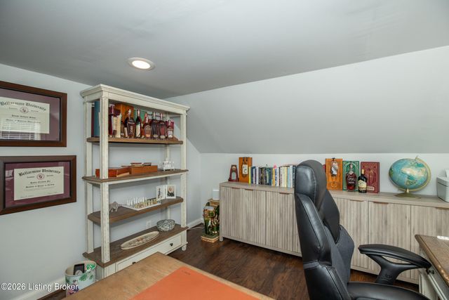 4110 Ledyard Rd, Louisville, KY 40207