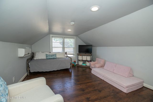 4110 Ledyard Rd, Louisville, KY 40207