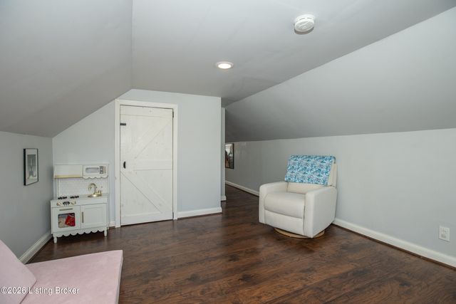 4110 Ledyard Rd, Louisville, KY 40207