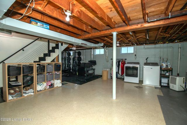 4110 Ledyard Rd, Louisville, KY 40207