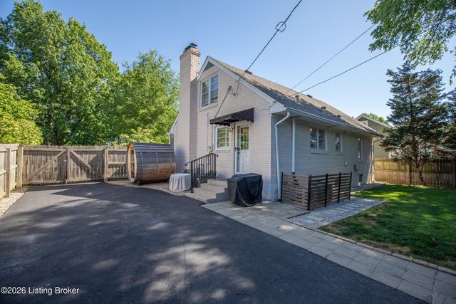 4110 Ledyard Rd, Louisville, KY 40207