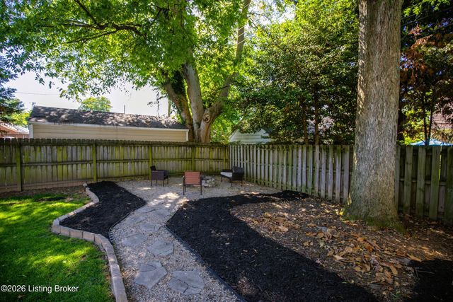 4110 Ledyard Rd, Louisville, KY 40207