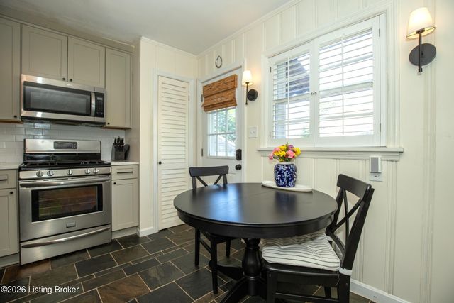 4110 Ledyard Rd, Louisville, KY 40207
