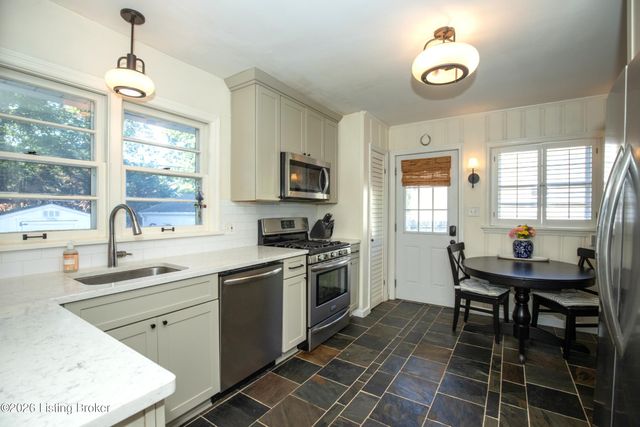 4110 Ledyard Rd, Louisville, KY 40207