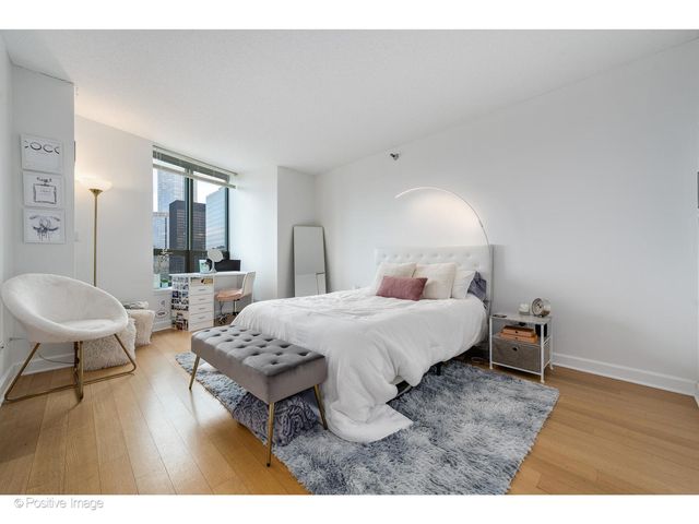 400 N Lasalle Boulevard 4402, Chicago, IL 60654
